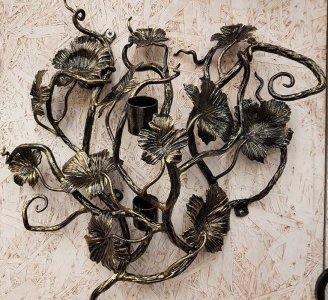 Prabangus vėliavos laikiklis su lapeliais