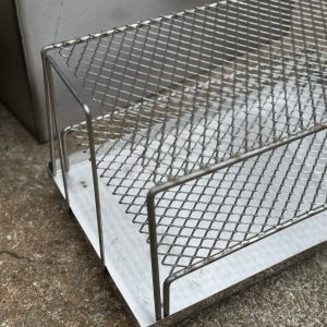 Nerūdijančio plieno žuvies - mėsos rūkykla